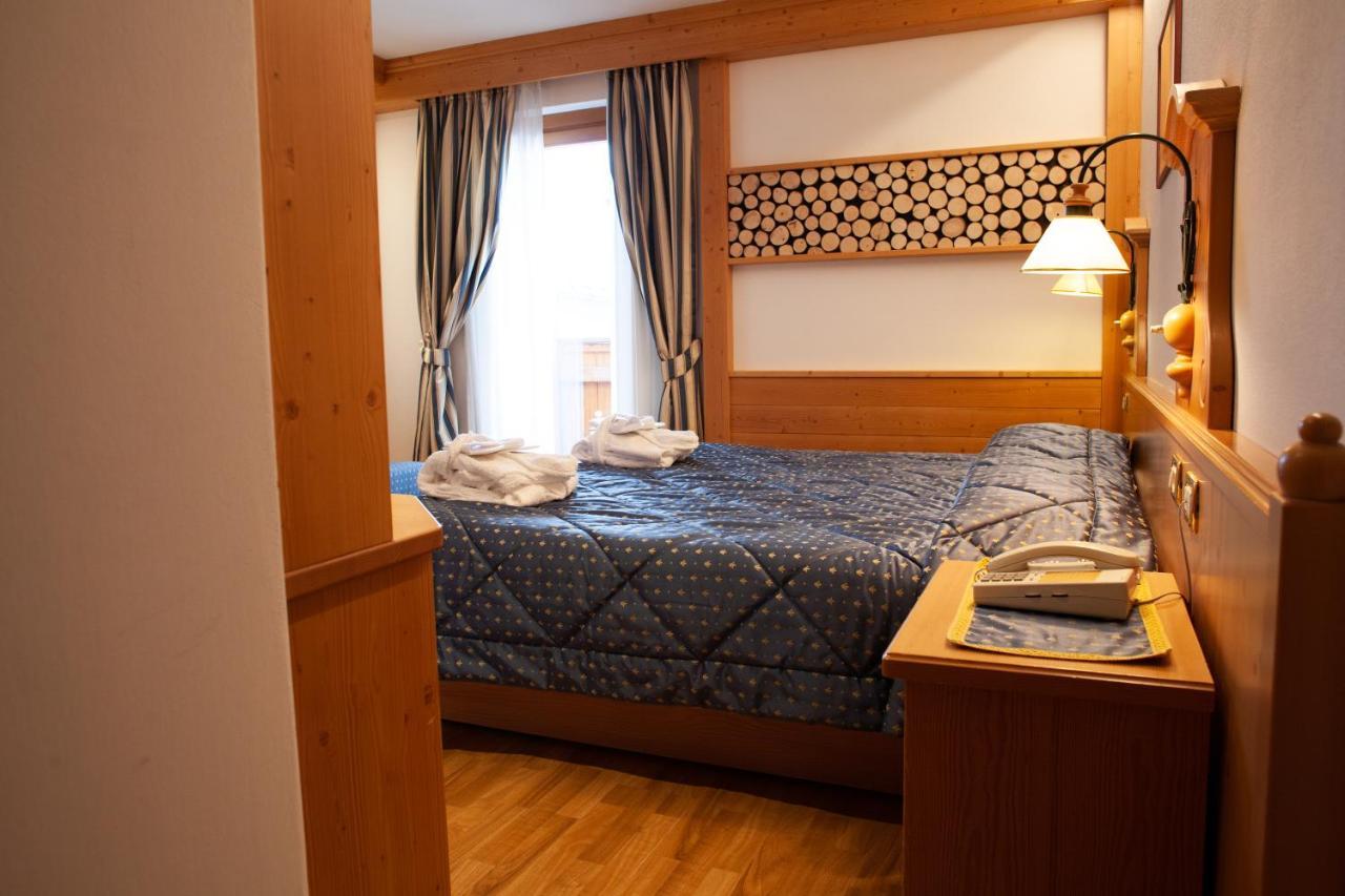 Hotel Posta Forni di Sopra Eksteriør bilde